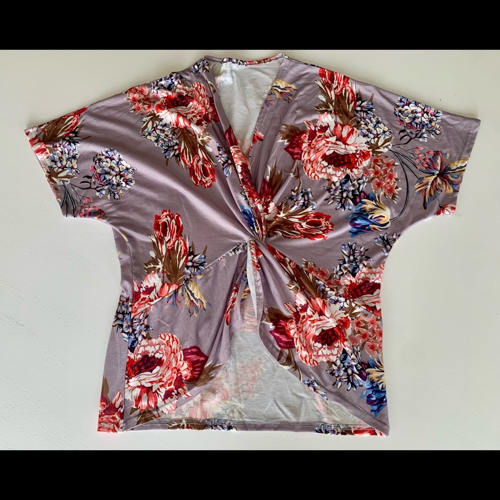 Shirt with twist in front